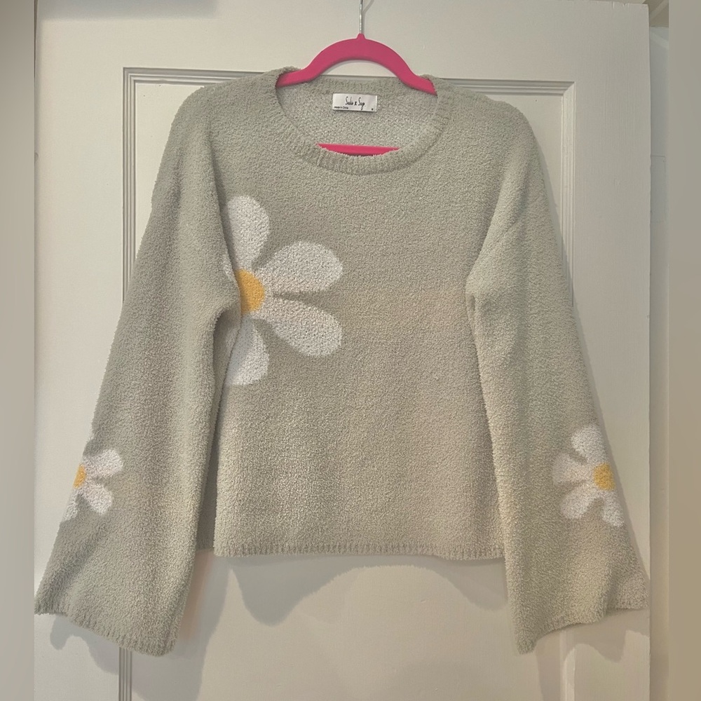 Sadie & Sage Green Sweater